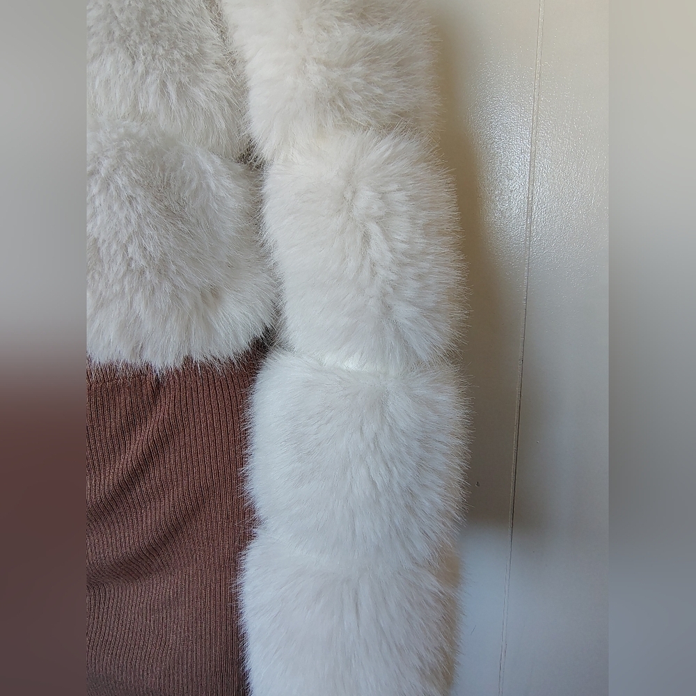 White Faux Fur Cropped Jacket - Women's Cozy Coat Size S - Picture 4 of 10